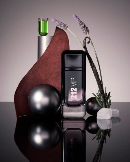 212 VIP Black Carolina Herrera للرجال